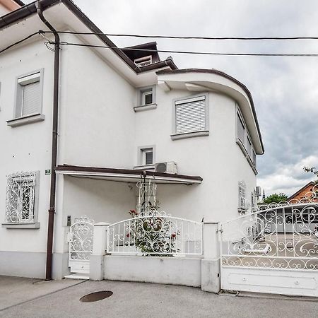 Kavon Apartments Любляна Экстерьер фото