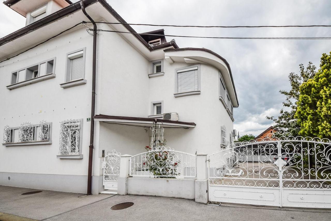 Kavon Apartments Любляна Экстерьер фото